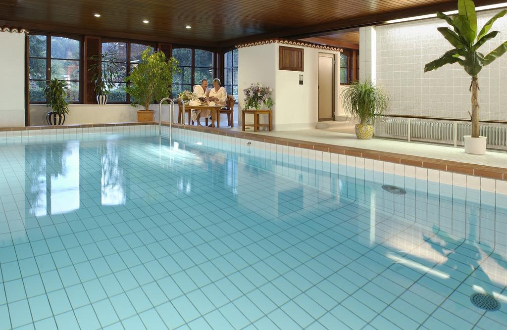 Hotel Hohe Linde ايسني ام الغو المظهر الخارجي الصورة