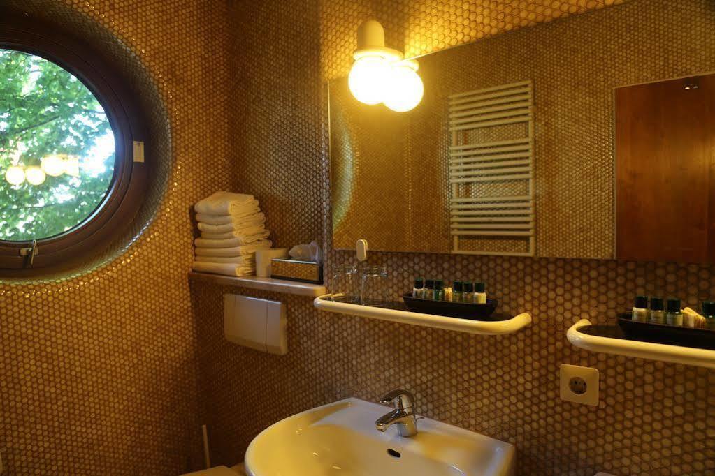 Hotel Hohe Linde ايسني ام الغو المظهر الخارجي الصورة