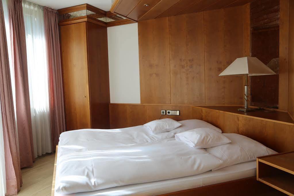 Hotel Hohe Linde ايسني ام الغو المظهر الخارجي الصورة